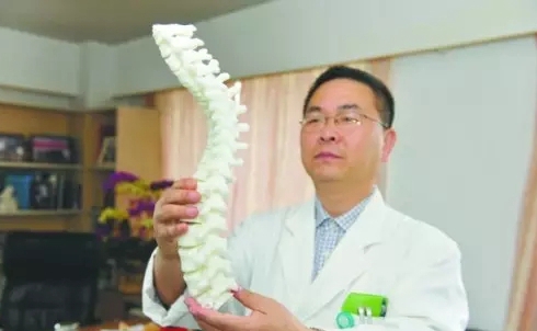 3D打印技术成功应用于青少年的脊柱矫形_3D